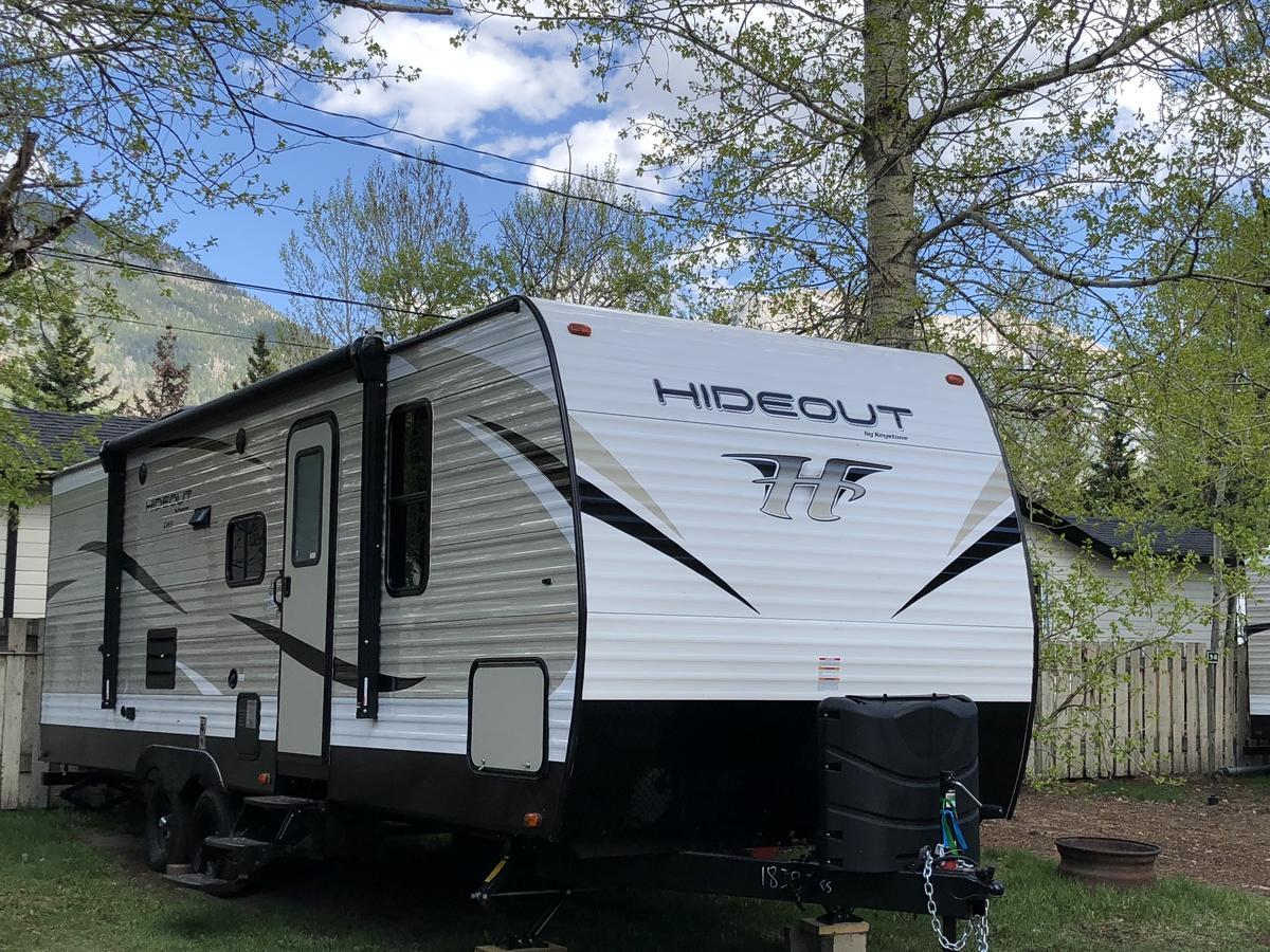 Rundle Mountain Rv Park Hotel Canmore Exterior photo